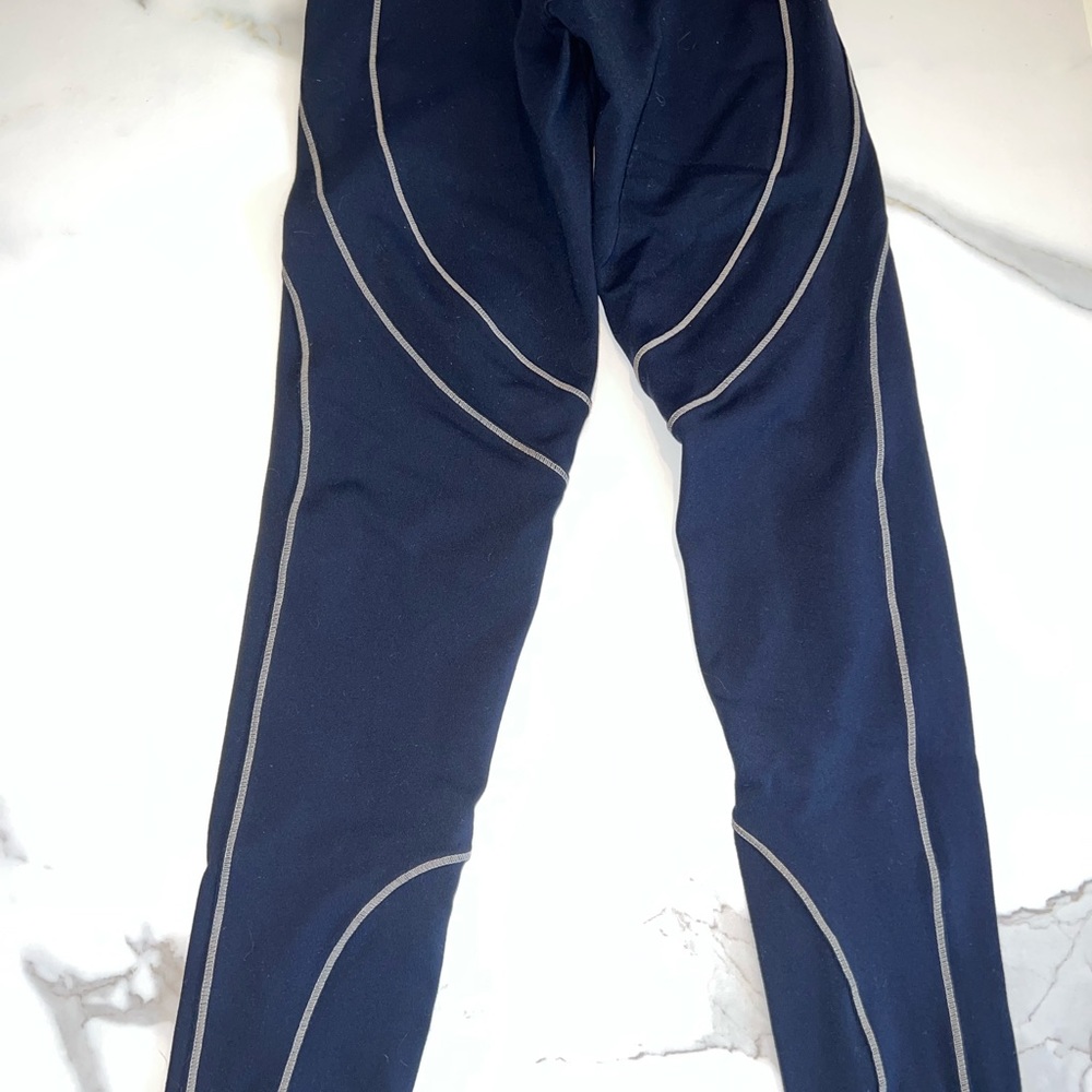 Unique dope leggings!!! Fit so great!! Don’t miss out.